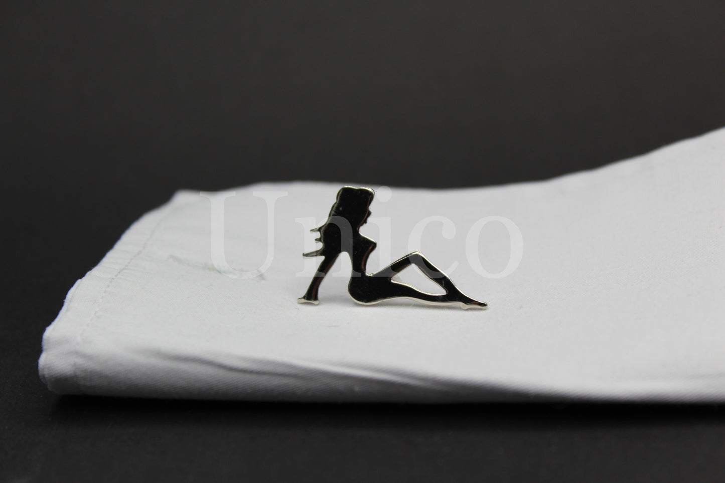 Mudflap Lady Left Pins